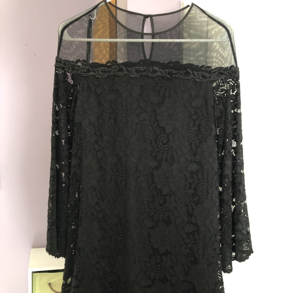NEW WITHOUT TAGS NEVER WORN LAUNDRY BLACK LACE DRE